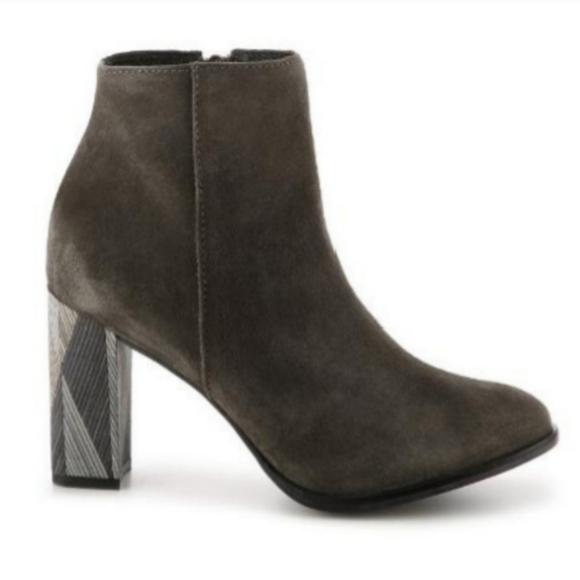 Chic Matisse Grey Suede Geo-Detailed Heel Booties - Picture 3 of 6